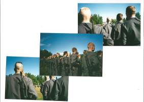 "Lupaan ja vannon" SA valatilaisuus 1995  - valokuva 9x13 cm 3 kpl erä