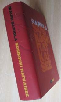 Susikoski ratkaisee: sisältää teokset: Minä Olavi Susikoski, Pyykki on pantu ja pysyy, Sininen lyhty ja Ison kalan katiska