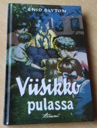Viisikko pulassa