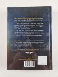 Hyviä enteitä : noita Agnes Nutterin tarkat ja huvittavat ennustukset