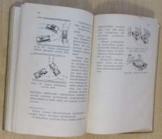 Jokamiehen Auto-oppi