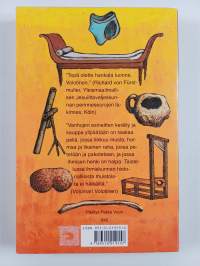 Volomari Volotisen ensimmäinen vaimo ynnä muuta vanhaa tavaraa