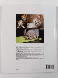 Onnellinen kotikissa : opas lemmikkikissan hoitoon ja aktivointiin