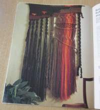 Virkaa 13 - verhoja, tähtiä, pitsejä, liinoja ym.