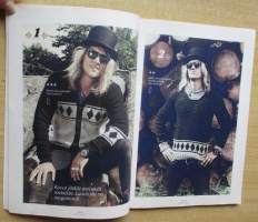 Novita 7 veljestä lehti