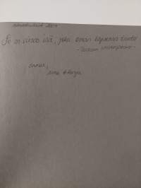 Puretut talot : 100 tarinaa Helsingistä