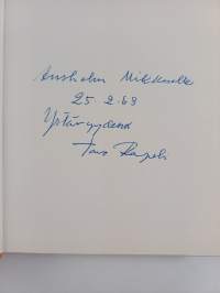 Rooman porteilta Berliinin muurille (signeerattu, tekijän omiste)