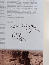 Mad world : seikkailijan atlas (signeerattu)