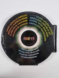 Avaruus : tähdet, planeetat, galaksit ...aurinkokunnasta maailmankaikkeuden rajoille