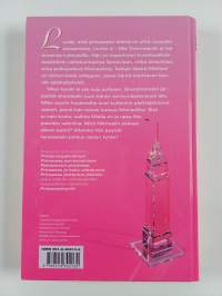 Prinsessa pukeutuu pinkkiin