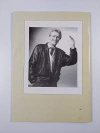 Juha Vainio : lauluntekijä ja laulaja