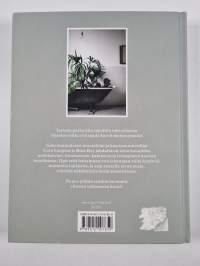 Vihreä valtaa kodin : sisusta huonekasveilla