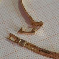 Kaulakoru pituus n. 43 cm  ei merkintöjä