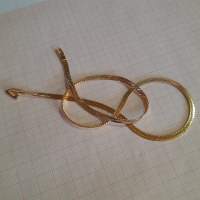 Kaulakoru pituus n. 43 cm  ei merkintöjä