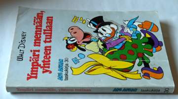 Aku Ankan taskukirja 30  Ympäri mennään, yhteen tullaan