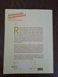 Kohtaamisia lapsiperheissä : menetelmiä perhetyöhön