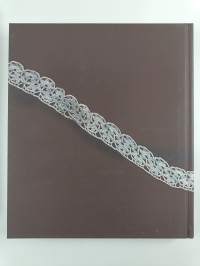 Suomalaiset käsityöaarteet 1-2 (kotelossa)