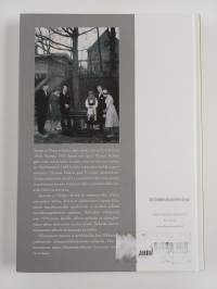 Kuninkaallisen tammen suojassa : Suomen Oslon-suurlähetystön historia = I ly av det kongelige eiketreet : Finlands ambassade i Oslo