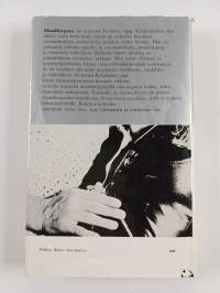 Tyttö ja moottoripyörä