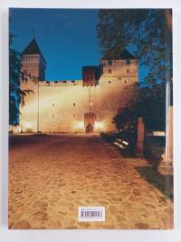 Viro : kauneimmat kartanot, linnat ja linnoitukset