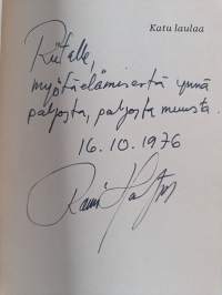 Katu laulaa : runoja (signeerattu, tekijän omiste)
