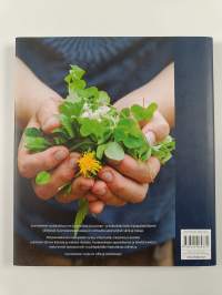 Villiä &amp; valloittavaa : suomalaisen nykykeittiön helmiä