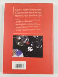 Kirjallisuus liikkeessä : lajeja, käsitteitä, teorioita