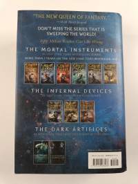 Queen of air and darkness