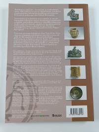 Ruukkuja ja ruhtinaita : saviastioita ja uunikaakeleita ajalta 1400-1700 = Pots and princes : ceramic vessels and stove tiles from 1400-1700 = Fat och furstar : l...