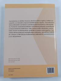 Paikka asua ja elää? : näkökulmia asunnottomuuteen ja asumispalveluihin