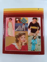 Jokanaisen käsityökurssi : Leikkaan ja ompelen : ompelukoulu : malleja ja kaavoja : paikkaan, parsin ja korjaan : ompelen kotiin