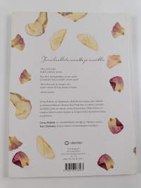 Lentävien terälehtien lumessa