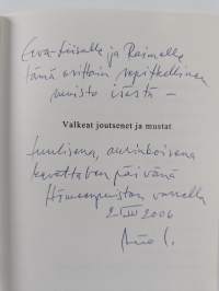 Valkeat joutsenet ja mustat (signeerattu, tekijän omiste)