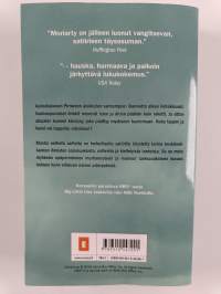 Mustat valkeat valheet