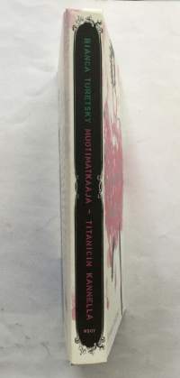 Muotimatkaaja Titanicin kannella