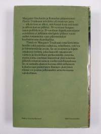 Kadun aurinkoisella puolella