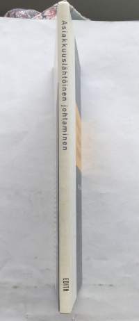 Asiakkuuslähtöinen johtaminen