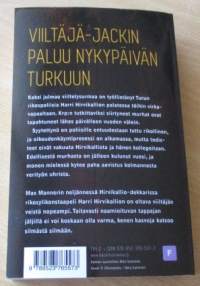 Aavesärky - Hirvikallio-sarja 4