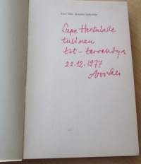 Kirjeitä hyllystäni