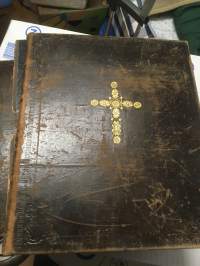 Uskonnollista kirjallisuutta n 200 kpl