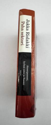 Paha sektori : atomipommi, kylmä sota ja Suomi