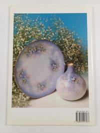 Posliininmaalausta leveällä siveltimellä