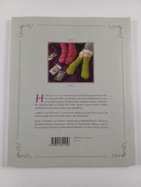 Sydämellinen sukkakirja : Kirjoneuletta ja pitsiunelmia