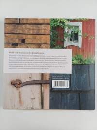 Kirkosta savusaunaan : puusta rakennettu Suomi