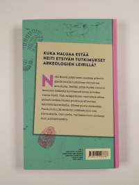 Neiti Etsivä ja vanhan tammen salaisuus