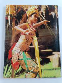 Hong Kong, Bali &amp; Singapore - a picture book to remember her by