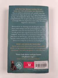 Mord i en engelsk trädgård