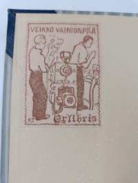 Oy Hartwall Ab : banbrytaren i Finland för mineralvatten och läskedrycker : en krönika till 125-årsjubiléet