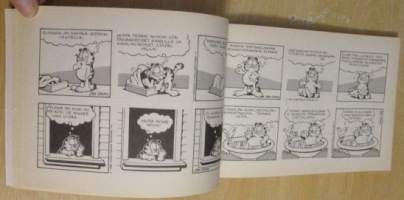 Karvinen nielee ylpeytensä 14. kirja