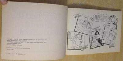 Karvinen käpälät kadoksissa yhdeksäs kirja